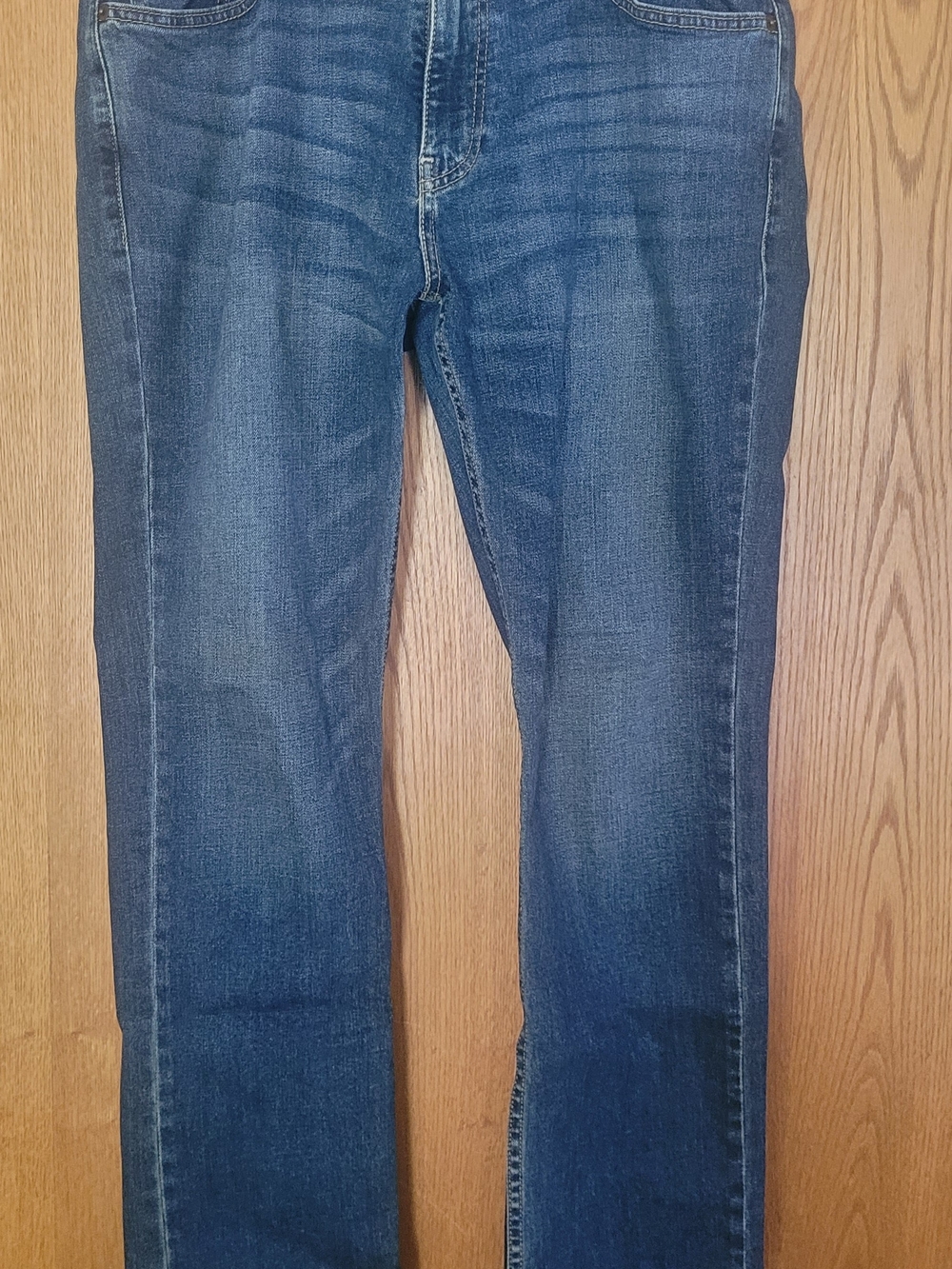 Hollister Dark Blue Denim Jeans with Golden Stitching